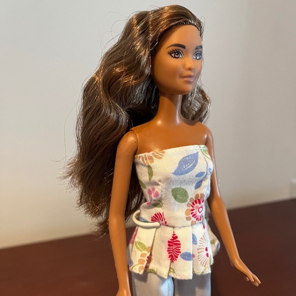 Barbie Doll 2017 Fashionistas #62 Barbie - Picture 5 of 7